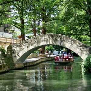 Meet your Posher, Dalila